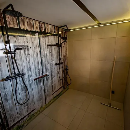 Wyzenborne 아파트호텔